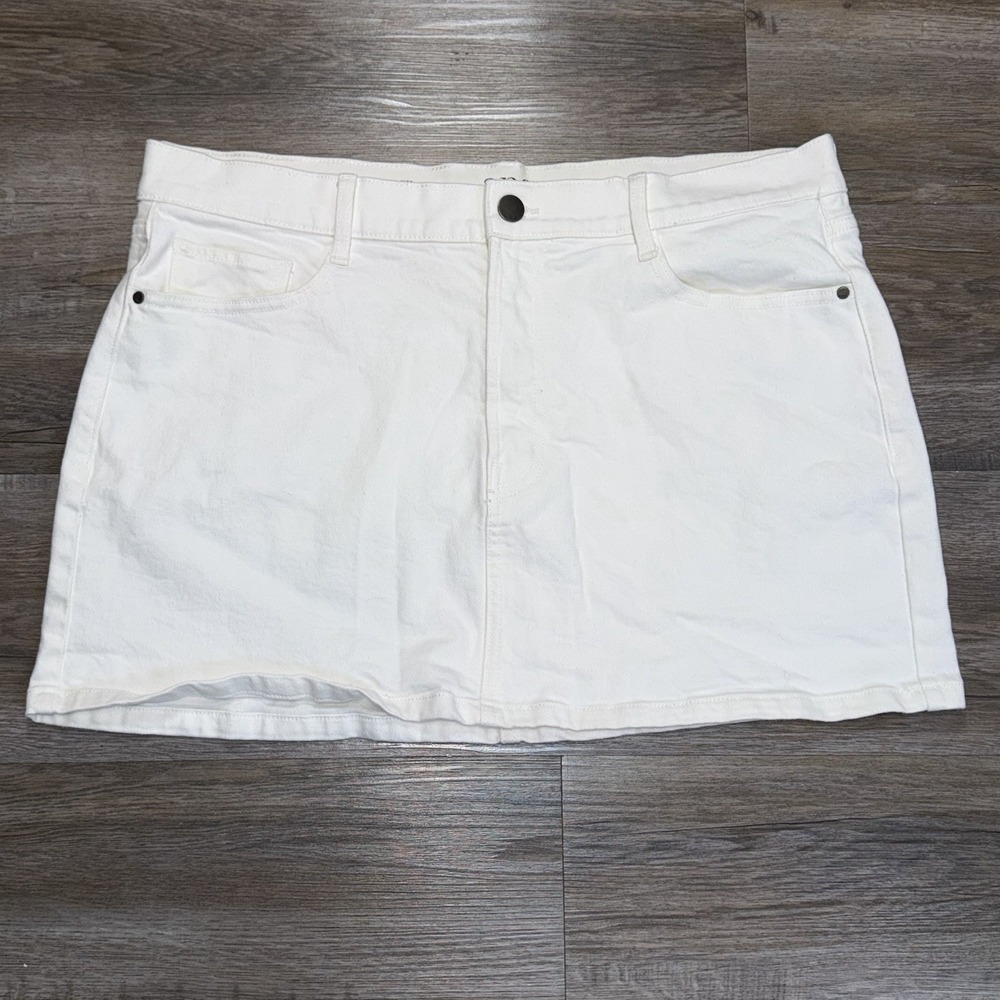 A.N.A (A New Approach) Mid-Rise White Denim Skirt Womens 12 Waistband